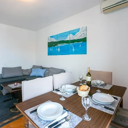 Apartments Niktus